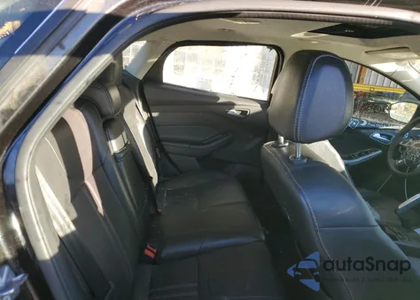 2013 Ford Focus Se z USA, uszkodzony, nr VIN 1FADP3K24DL131729